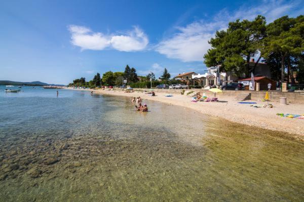 Adria Apartments Sveti Filip i Jakov Luaran gambar